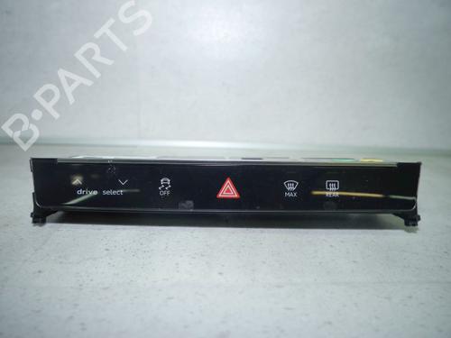Used Warning switch AUDI E-TRON (GEN) 55 quattro (408 hp) 24387439