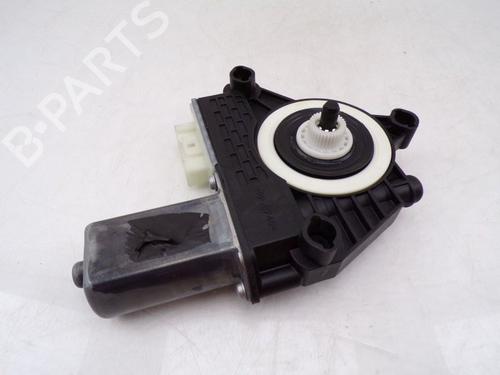 Used Right rear window motor BMW 1 (F40) 118 i (136 hp) 33156831