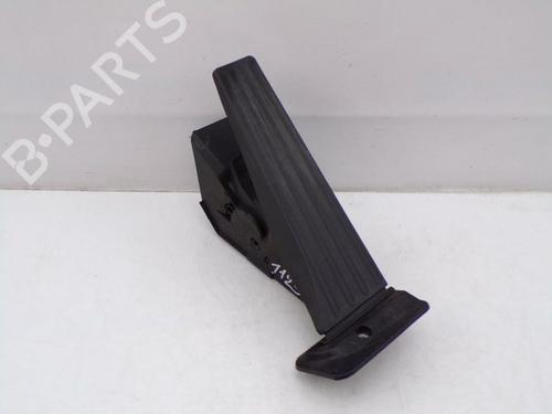Pedal BMW 1 (F40) 118 i (136 hp) 32840216