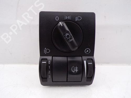 Used Headlight switch OPEL CORSA C (X01) 1.2 (F08, F68) (75 hp) 33155083