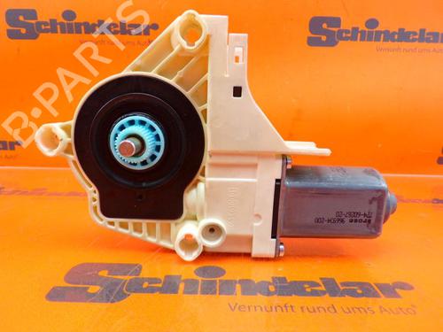 Right front window motor AUDI A4 B8 (8K2) 2.7 TDI | BP33147545E20 - Image 2