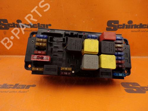 Used Fuse box MERCEDES-BENZ C-CLASS (W203) C 220 CDI (203.008) (150 hp) 27184390