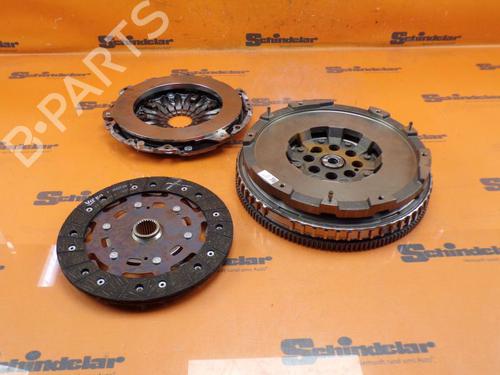 Used Flywheel MERCEDES-BENZ C-CLASS (W205) C 200 BlueTEC / d (205.037) (136 hp) 32833978