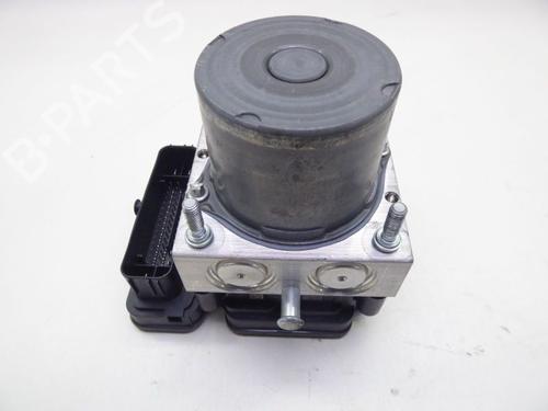Used ABS pump JAGUAR F-PACE (X761) 3.0 SCV6 AWD (380 hp) 32827713