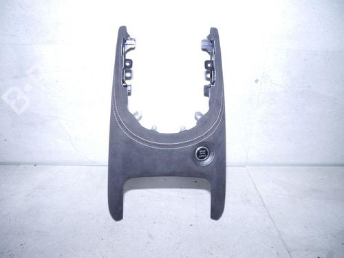 Used Middle console NISSAN JUKE (F16_) DIG-T 117 (117 hp) 24388734