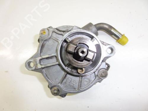 Used Vacuum pump MERCEDES-BENZ VITO Van (W638) 112 CDI 2.2 (638.094) (122 hp) 32637157