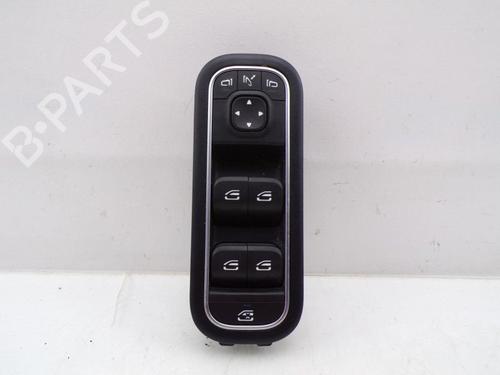 Used Switch MERCEDES-BENZ CLA Shooting Brake (X118) CLA 180 (118.684) (136 hp) 33157423
