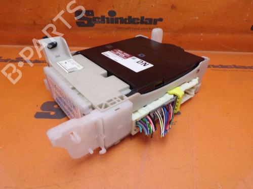 Used Comfort control module TOYOTA YARIS (_P13_) 1.5 (NSP131_) (112 hp) 29047066