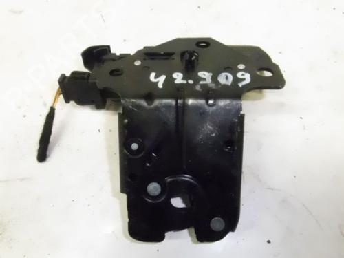 Used Tailgate lock AUDI A4 B7 Avant (8ED) 2.0 TDI (140 hp) 24383170
