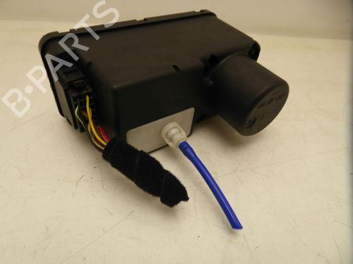 Used Central lock pump VW POLO (6N2) 1.4 (60 hp) 30515848