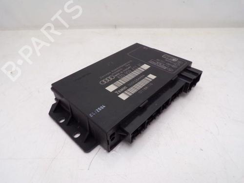 Dør styreenhet AUDI A2 (8Z0) 1.4 (75 hp) 32400196