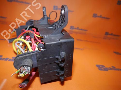 Fuse box JAGUAR XE (X760) 2.0 D | BP24390028E1 