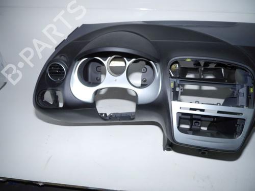 Dashboard SEAT ALTEA (5P1) 2.0 TDI | BP32636123C46