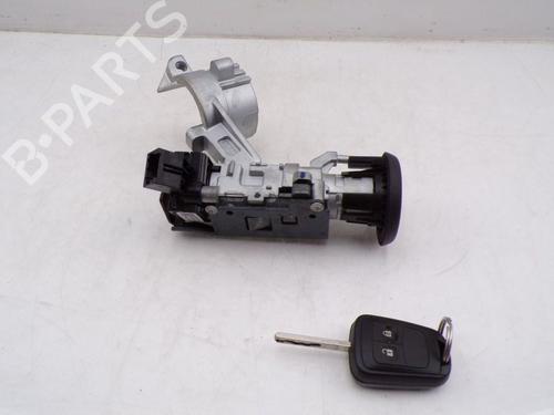 Used Ignition barrel OPEL MERIVA B MPV (S10) 1.4 (75) (120 hp) 31260930