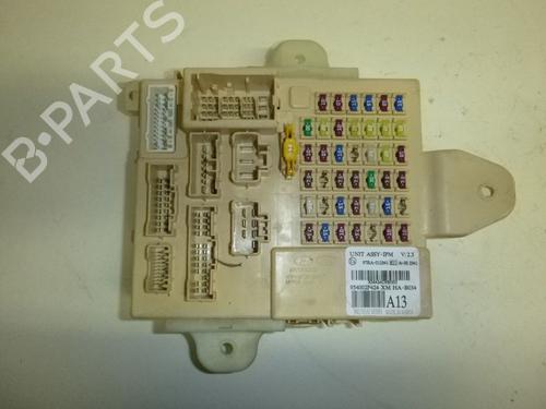 Used Fuse box KIA SORENTO II (XM) 2.2 CRDi 4WD (197 hp) 32639004