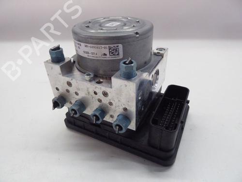 Used ABS pump BMW 1 (F20) 118 i (136 hp) 32639383