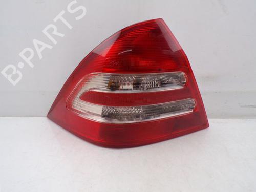 Venstre baglygte Venstre baglygte MERCEDES-BENZ C-CLASS (W203) C 180 (203.035) (129 hp) 33892476 33892476