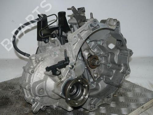 Caja de cambios VW POLO IV (9N_, 9A_) 1.4 16V (75 hp) 33158404