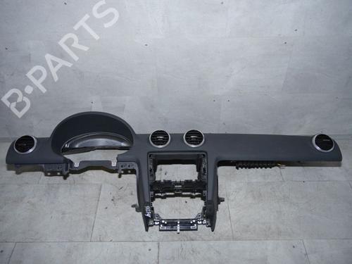 Instrumentbord AUDI A3 Sportback (8PA) 1.6 TDI (90 hp) 32827875