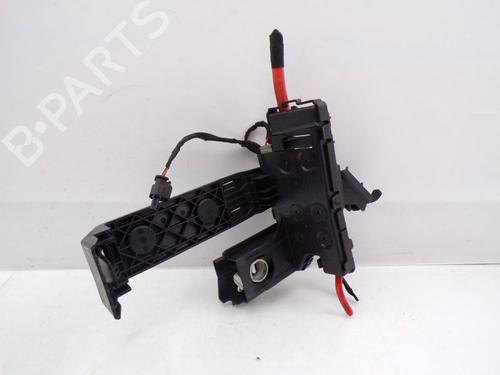 Fuse box VOLVO XC60 II (246) T8 Hybrid AWD | BP32025958E1