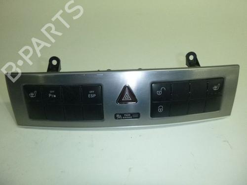 Used Switch Switch MERCEDES-BENZ C-CLASS T-Model (S203) C 220 CDI (203.208) (150 hp) 33143625 33143625