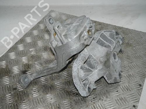 Used Engine mount MERCEDES-BENZ CLA Shooting Brake (X118) CLA 180 (118.684) (136 hp) 32276626