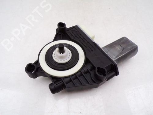 Used Left front window motor Left front window motor BMW 1 (F40) 118 i (136 hp) 33156832 33156832