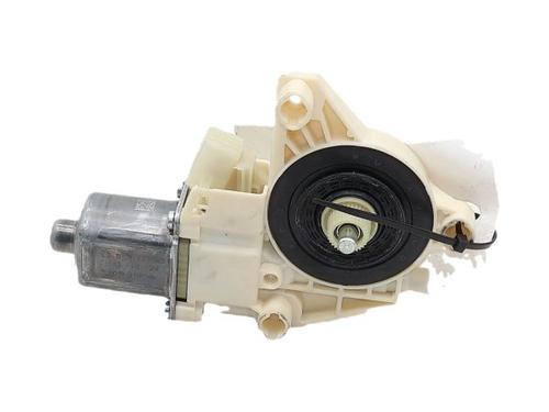 left-front-window-motor-mercedes-benz-c-class-w204-2007-2008-2009-2010-2011-2012-2013-2014-2015-40024558 main image