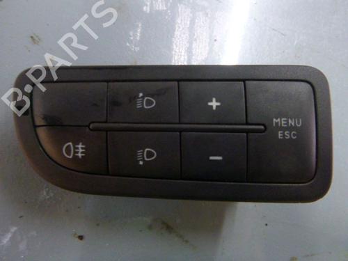 Used Headlight switch FIAT GRANDE PUNTO (199_) 1.4 (199AXB11, 199AXB1A, 199BXB1A, 199AXL1A) (77 hp) 24379987