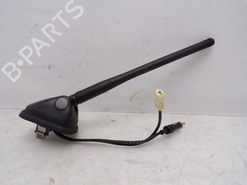 Antenne/Base MITSUBISHI OUTLANDER II (CW_W) 2.2 DI-D 4WD (156 hp) 32650795