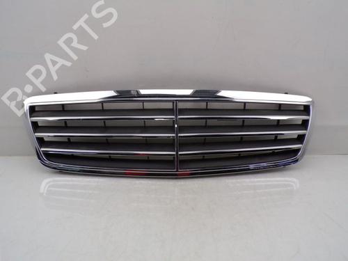 Grill MERCEDES-BENZ C-CLASS (W203) C 200 Kompressor (203.042) (163 hp) 30916644