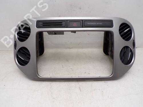 Difusor / Saída de ar VW TIGUAN (5N_) 1.4 TSI (122 hp) 31691848