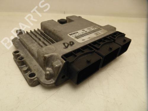engine-control-unit-ecu-renault-trafic-ii-van-fl-2001-32651188 main image