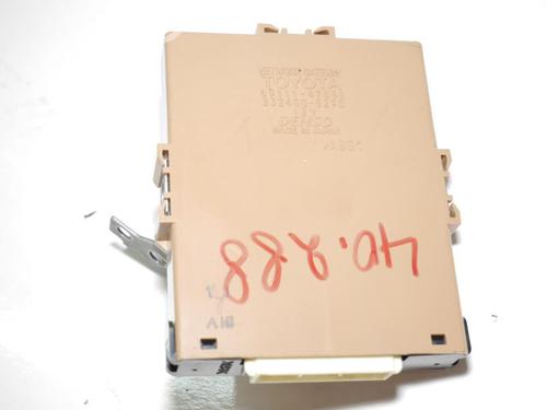 Used Control unit TOYOTA PRIUS Liftback (_W2_) 1.5 Hybrid (NHW20_, NHW20R) (112 hp) 24381056