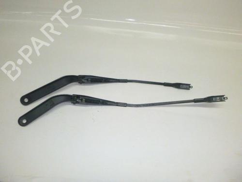 Used Front windshield wiper arm BMW 1 (E81) 118 i (143 hp) 32826200