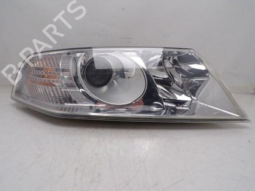 Used Right headlight SKODA OCTAVIA II Combi (1Z5) 1.9 TDI (105 hp) 30521929