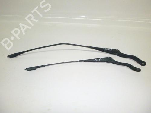 Used Front windshield wiper arm OPEL CORSA D (S07) 1.4 (L08, L68) (100 hp) 33142925