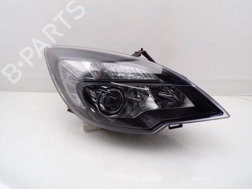 Used Right headlight OPEL MERIVA B MPV (S10) 1.4 (75) (140 hp) 29644781