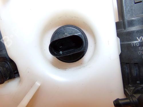 Windscreen washer tank VW GOLF PLUS V (5M1, 521) 1.6 FSI | BP26374690C113 