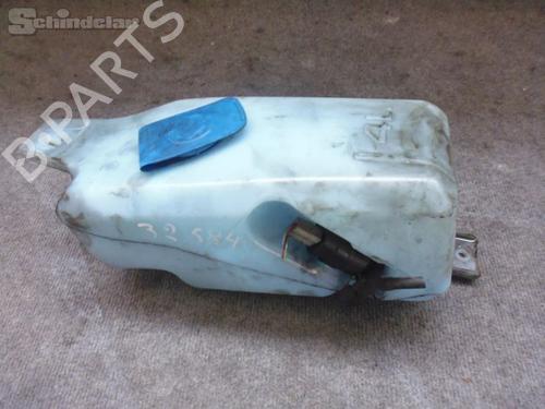 Used Windscreen washer tank VW POLO II (86C, 80) 1.0 Cat (45 hp) 32633591