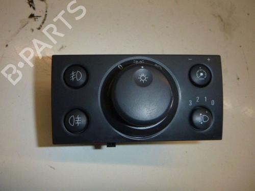 Used Headlight switch OPEL SIGNUM Hatchback (Z03) 1.9 CDTI (F48) (150 hp) 32636749