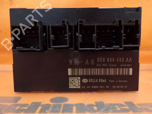 Used Comfort control module VW PASSAT B6 (3C2) 2.0 TFSI (200 hp) 32647082