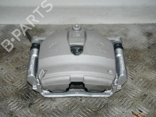 Pinza freno delantera izquierda MERCEDES-BENZ C-CLASS (W206) C 200 (206.042) (204 hp) 32331070
