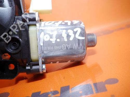 Rudehejsemotor bagstkærm venstre AUDI A4 B9 Avant (8W5, 8WD) 2.0 TDI | BP24390007E23 