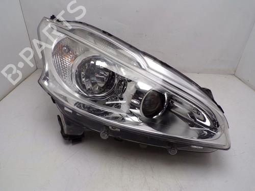 Phare droit PEUGEOT 208 I (CA_, CC_) 1.4 HDi (68 hp) 30797402