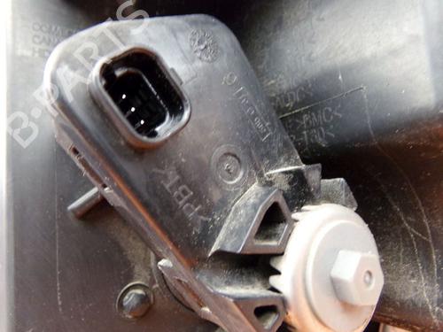 Right headlight KIA CARENS IV 1.7 CRDi | BP32649005C29