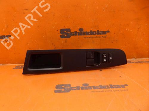 Used Switch TOYOTA YARIS (_P13_) 1.5 (NSP131_) (112 hp) 29047030