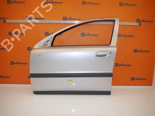 Used Left front door VOLVO V70 II (285) 2.4 T (200 hp) 32641191