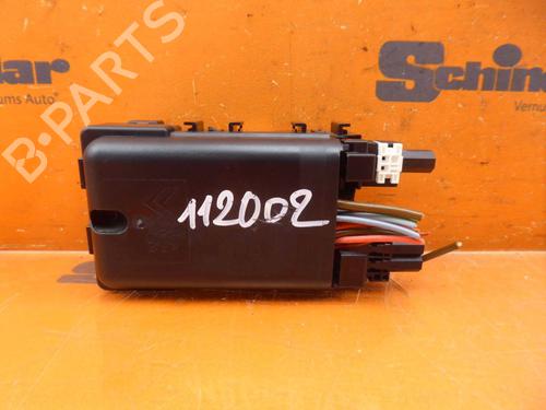 Used Fuse box PEUGEOT TRAVELLER Bus (V_) 2.0 BlueHDi 180 (177 hp) 32838004