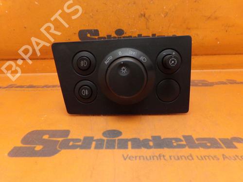 Used Headlight switch OPEL ZAFIRA / ZAFIRA FAMILY B (A05) 2.2 (M75) (150 hp) 25705122